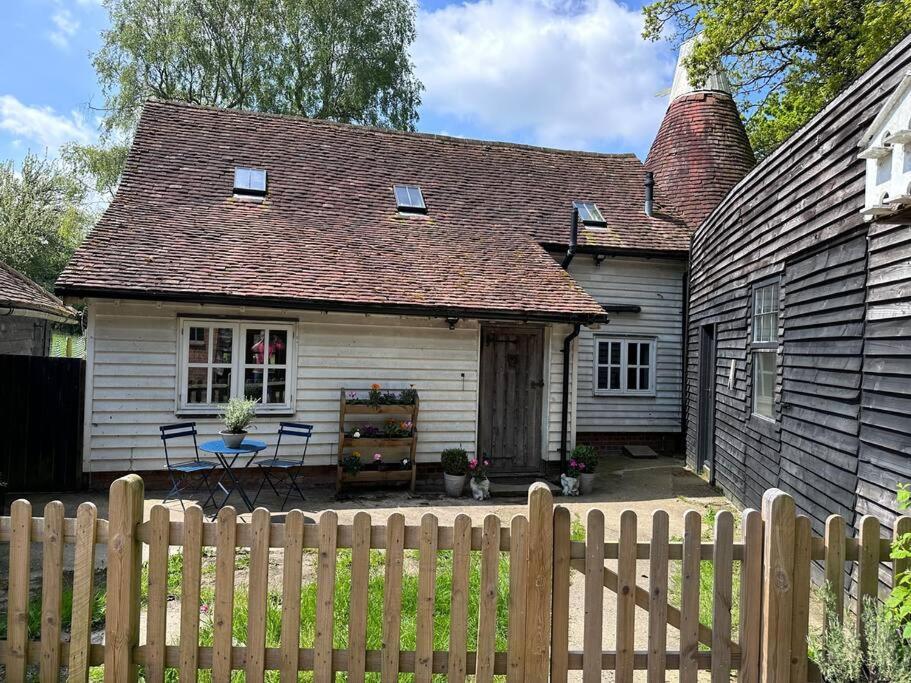 Beautiful 2 Bed Oast - 15 Acre Farm - Tunbridge Wells Villa Exteriör bild