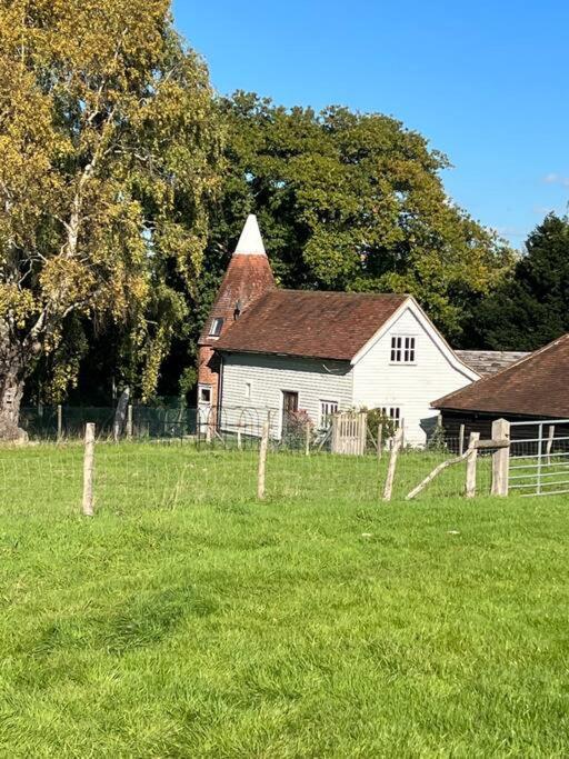 Beautiful 2 Bed Oast - 15 Acre Farm - Tunbridge Wells Villa Exteriör bild